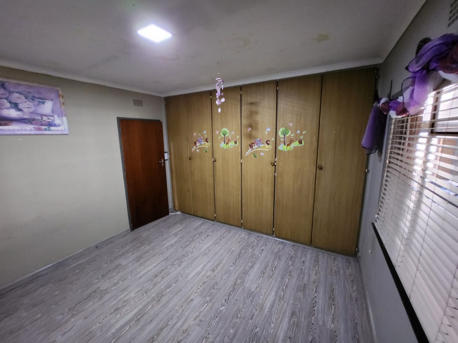 6 Bedroom Property for Sale in Vaalpark Free State